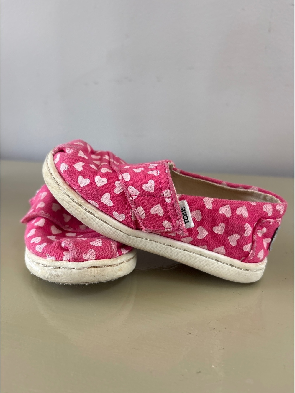 TOMS Pink Heart Print Toddler Infant Shoes Size 6 Girls